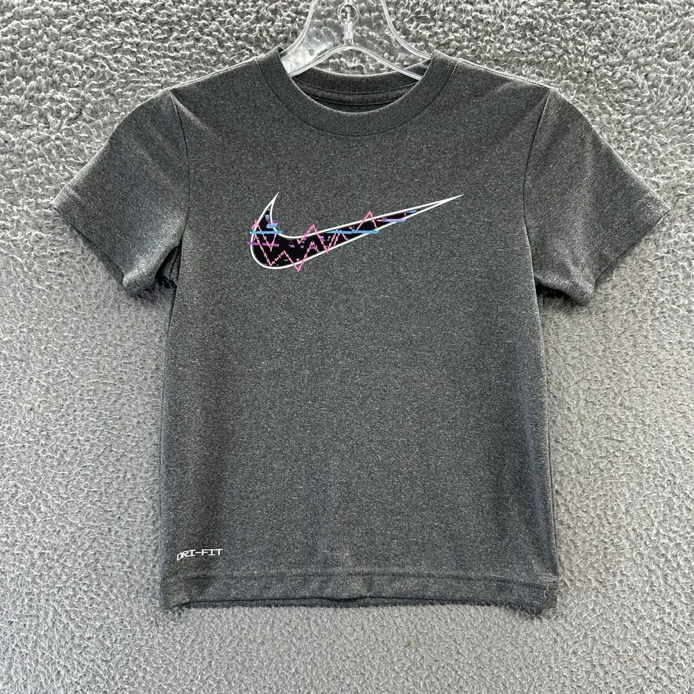 Nike Dri-Fit T-Shirt Boy Size 6 (M)  Gray Big Nike Check Logo Short Sleeve Shirt
